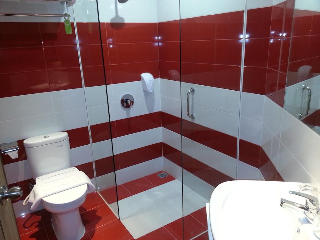 סוראבאיה Zoom Smart Hotel Jemursari מראה חיצוני תמונה